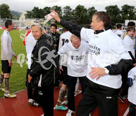 Fussball Kaerntner Liga. WAC Amateure. gegen Lienz. Meisterjubel WAC. Trainer Rene Poms. Wolfsberg, am 25.5.2013.
Foto: Kuess
---
pressefotos, pressefotografie, kuess, qs, qspictures, sport, bild, bilder, bilddatenbank