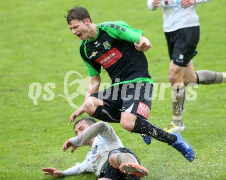 Fussball Kaerntner Liga. WAC Amateure. gegen Lienz. Martin Salentinig,  (WAC), Lukas Steiner (Lienz). Wolfsberg, am 25.5.2013.
Foto: Kuess
---
pressefotos, pressefotografie, kuess, qs, qspictures, sport, bild, bilder, bilddatenbank