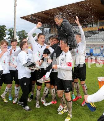 Fussball Kaerntner Liga. WAC Amateure. gegen Lienz. Meisterjubel WAC. Wolfsberg, am 25.5.2013.
Foto: Kuess
---
pressefotos, pressefotografie, kuess, qs, qspictures, sport, bild, bilder, bilddatenbank