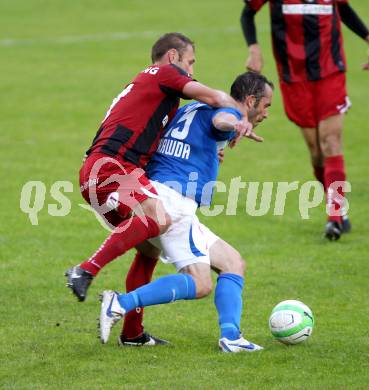 Fussball Regionalliga. VSV gegen LASK Linz. Prawda Christian (VSV), Harding Georg (LASK). Villach, 25.5.2013.
Foto: Kuess
---
pressefotos, pressefotografie, kuess, qs, qspictures, sport, bild, bilder, bilddatenbank