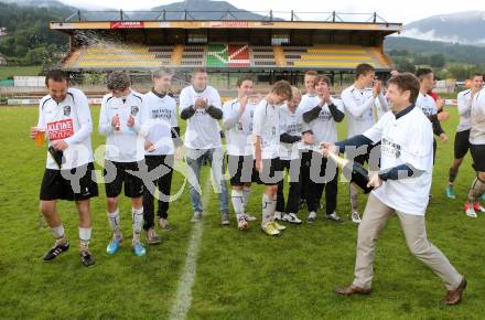 Fussball Kaerntner Liga. WAC Amateure gegen Lienz. Meisterjubel WAC, Dietmar Riegler. Wolfsberg, am 25.5.2013.
Foto: Kuess
---
pressefotos, pressefotografie, kuess, qs, qspictures, sport, bild, bilder, bilddatenbank