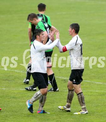 Fussball Kaerntner Liga. WAC Amateure. gegen Lienz. Torjubel Patrick Pfennich, Angelo Darmann (WAC). Wolfsberg, am 25.5.2013.
Foto: Kuess
---
pressefotos, pressefotografie, kuess, qs, qspictures, sport, bild, bilder, bilddatenbank