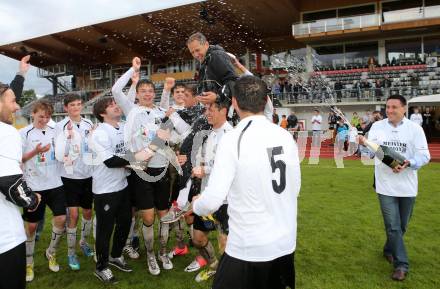 Fussball Kaerntner Liga. WAC Amateure. gegen Lienz. Meisterjubel WAC. Wolfsberg, am 25.5.2013.
Foto: Kuess
---
pressefotos, pressefotografie, kuess, qs, qspictures, sport, bild, bilder, bilddatenbank