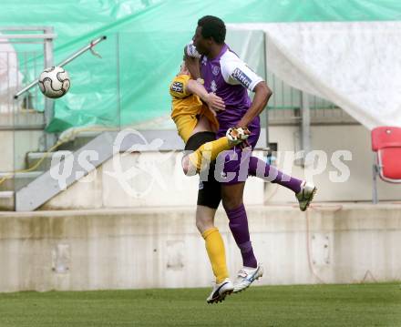 Fussball. Regionalliga. Austria Klagenfurt gegen Voecklamarkt. Eric Akoto, (Austria Klagenfurt), Peter Jozsef  (Voeklamarkt). Klagenfurt, 25.5.2013.
Foto: Kuess
---
pressefotos, pressefotografie, kuess, qs, qspictures, sport, bild, bilder, bilddatenbank