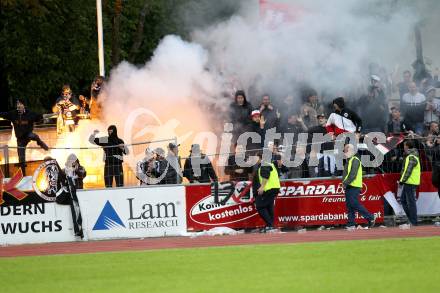 Fussball Regionalliga. VSV gegen LASK Linz. Fans (LASK). Villach, 25.5.2013.
Foto: Kuess
---
pressefotos, pressefotografie, kuess, qs, qspictures, sport, bild, bilder, bilddatenbank