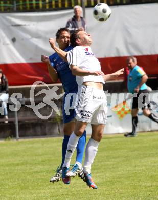 Fussball. Unterliga Ost. ASV gegen Globasnitz. Dollinger Stefan (ASV), Hutter Friedrich (Globasnitz). Klagenfurt, 26.6.2013.
Foto: Kuess 
---
pressefotos, pressefotografie, kuess, qs, qspictures, sport, bild, bilder, bilddatenbank