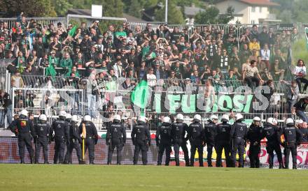 Fussball Bundesliga. RZ Pellets WAC gegen FC Wacker Innsbruck.. Fans, Polizeiaufgebot. Wolfsberg, 26.5.2013.
Foto: Kuess

---
pressefotos, pressefotografie, kuess, qs, qspictures, sport, bild, bilder, bilddatenbank