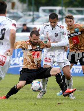 Fussball Bundesliga. RZ Pellets WAC gegen FC Wacker Innsbruck.. Nenad Jovanovic, (WAC), Roman Wallner  (Innsbruck). Wolfsberg, 26.5.2013.
Foto: Kuess

---
pressefotos, pressefotografie, kuess, qs, qspictures, sport, bild, bilder, bilddatenbank