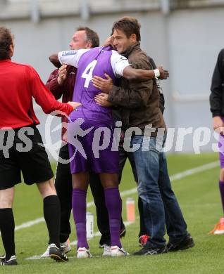 Fussball. Regionalliga. Austria Klagenfurt gegen Voecklamarkt. Torjubel Eric Akoto, Trainer Heimo Vorderegger (Austria Klagenfurt). Klagenfurt, 25.5.2013.
Foto: Kuess
---
pressefotos, pressefotografie, kuess, qs, qspictures, sport, bild, bilder, bilddatenbank