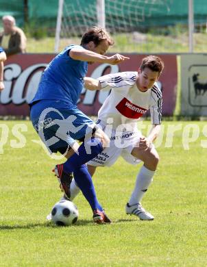 Fussball. Unterliga Ost. ASV gegen Globasnitz. Friessnegger Stefan (ASV), Rauscher Juergen (Globasnitz). Klagenfurt, 26.6.2013.
Foto: Kuess 
---
pressefotos, pressefotografie, kuess, qs, qspictures, sport, bild, bilder, bilddatenbank