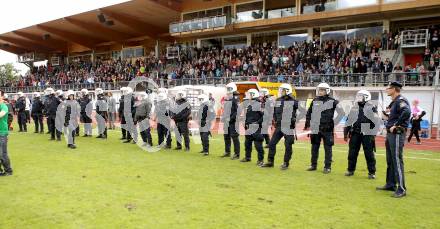 Fussball Bundesliga. RZ Pellets WAC gegen FC Wacker Innsbruck.. Polizeiaufgebot in der Lavanttal Arena. Wolfsberg, 26.5.2013.
Foto: Kuess

---
pressefotos, pressefotografie, kuess, qs, qspictures, sport, bild, bilder, bilddatenbank