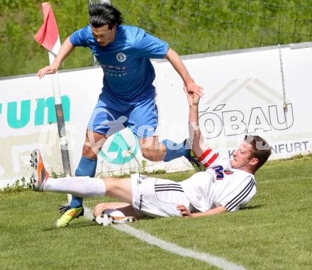 Fussball. Unterliga Ost. ASV gegen Globasnitz. Rabl Hans Christian (ASV), Woelbl Gerald (K) (Globasnitz). Klagenfurt, 26.6.2013.
Foto: Kuess 
---
pressefotos, pressefotografie, kuess, qs, qspictures, sport, bild, bilder, bilddatenbank