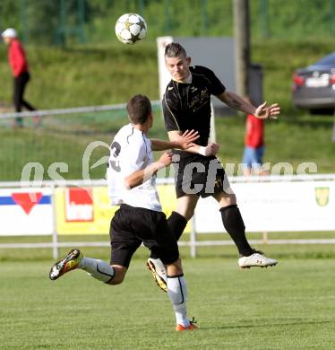 Fussball. Kaerntner Liga. Koettmannsdorf gegen WAC Amateure. Hubmann Guenther (Koettmannsdorf), Rupp Bastian (WAC). Koettmannsdorf, 29. 5. 2013.
Foto: Kuess
---
pressefotos, pressefotografie, kuess, qs, qspictures, sport, bild, bilder, bilddatenbank