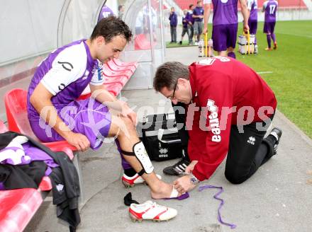 Fussball Regionalliga. SK Austria Klagenfurt gegen DSV Leoben. Alexander Percher Masseur Bernd Sterniczky (Austria Klagenfurt). Klagenfurt, 29.5.2013.
Foto: Kuess
---
pressefotos, pressefotografie, kuess, qs, qspictures, sport, bild, bilder, bilddatenbank