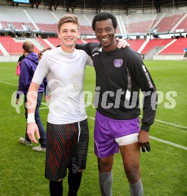 Fussball Regionalliga. SK Austria Klagenfurt gegen DSV Leoben. Filip Dmitrovic, Eric Akoto (Austria Klagenfurt). Klagenfurt, 29.5.2013.
Foto: Kuess
---
pressefotos, pressefotografie, kuess, qs, qspictures, sport, bild, bilder, bilddatenbank