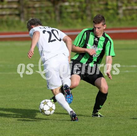 Fussball Kaerntner Liga. Voelkermarkt gegen ATUS Ferlach. Philipp Grilz, (Voelkermarkt), Martin Trattnig (Ferlach). Voelkermarkt, 7. 6. 2013-
Foto: Kuess
---
pressefotos, pressefotografie, kuess, qs, qspictures, sport, bild, bilder, bilddatenbank