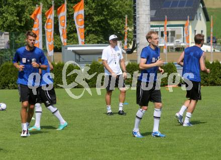 Fussball Bundesliga. Training WAC. Trainer Slobodan Grubor. Wolfsberg, am 18.6.2013.
Foto: Kuess
---
pressefotos, pressefotografie, kuess, qs, qspictures, sport, bild, bilder, bilddatenbank