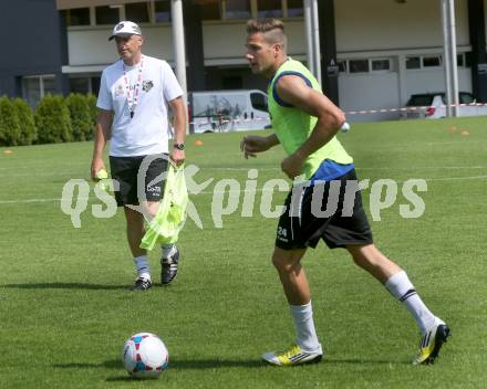 Fussball Bundesliga. Training WAC. Trainer Slobodan Grubor. Wolfsberg, am 18.6.2013.
Foto: Kuess
---
pressefotos, pressefotografie, kuess, qs, qspictures, sport, bild, bilder, bilddatenbank