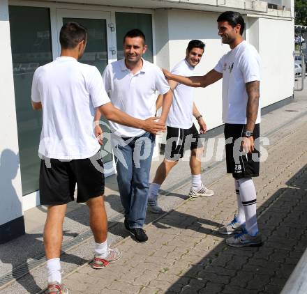 Fussball Bundesliga. WAC. Verabschiedung Trainer Nenad Bjelica. Nenad Bjelica, Solano, Nenad Jovanovic. Wolfsberg, am 17.6.20130.
Foto: Kuess
---
pressefotos, pressefotografie, kuess, qs, qspictures, sport, bild, bilder, bilddatenbank