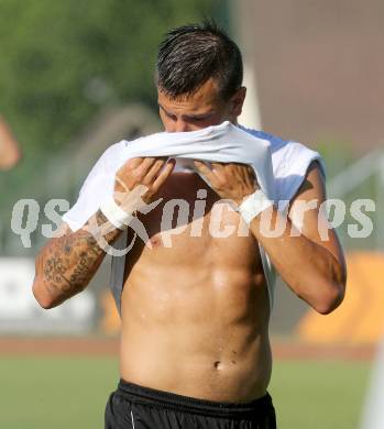 Fussball Bundesliga. Testspiel RZ Pellest WAC gegen NK Celje. Sandro Gotal. Voelkermarkt, am 21.6.2013.
Foto: Kuess
---
pressefotos, pressefotografie, kuess, qs, qspictures, sport, bild, bilder, bilddatenbank