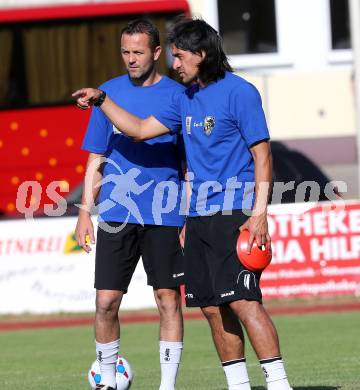 Fussball Bundesliga. Testspiel RZ Pellest WAC gegen NK Celje. Hannes Jochum, Co-Trainer Carlos Chaile. Voelkermarkt, am 21.6.2013.
Foto: Kuess
---
pressefotos, pressefotografie, kuess, qs, qspictures, sport, bild, bilder, bilddatenbank