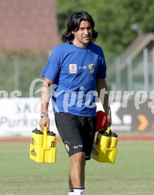 Fussball Bundesliga. Testspiel RZ Pellest WAC gegen NK Celje. Co-Trainer Carlos Chaile. Voelkermarkt, am 21.6.2013.
Foto: Kuess
---
pressefotos, pressefotografie, kuess, qs, qspictures, sport, bild, bilder, bilddatenbank