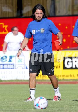 Fussball Bundesliga. Testspiel. RZ Pellets WAC gegen NK Celje. Co-Trainer Carlos Chaile. Voelkermarkt, am 21.6.2013.
Foto: Kuess
---
pressefotos, pressefotografie, kuess, qs, qspictures, sport, bild, bilder, bilddatenbank