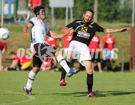 Fussball Bundesliga. Testspiel. Magdalen gegen RZ Pellets WAC. Rene Prettenthaler,  (Magdalen), Michele Polverino (WAC). Magdalen, 22.6.2013.
Foto: Kuess 
---
pressefotos, pressefotografie, kuess, qs, qspictures, sport, bild, bilder, bilddatenbank