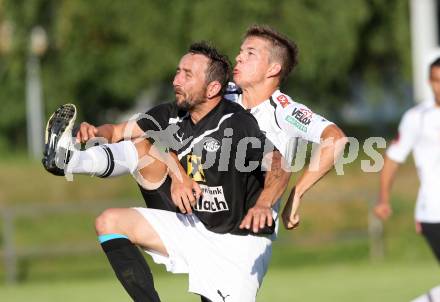 Fussball Bundesliga. Testspiel. Magdalen gegen RZ Pellets WAC. Rene Prettenthaler,  (Magdalen), Maximilian Ritscher (WAC). Magdalen, 22.6.2013.
Foto: Kuess 
---
pressefotos, pressefotografie, kuess, qs, qspictures, sport, bild, bilder, bilddatenbank