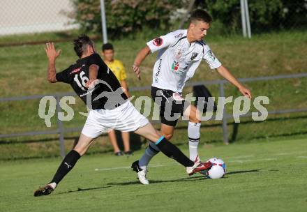 Fussball Bundesliga. Testspiel. Magdalen gegen RZ Pellets WAC. Rene Prettenthaler, (Magdalen), Maximilian Ritscher  (WAC). Magdalen, 22.6.2013.
Foto: Kuess 
---
pressefotos, pressefotografie, kuess, qs, qspictures, sport, bild, bilder, bilddatenbank