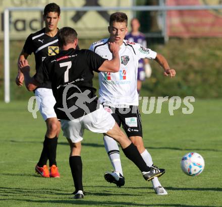 Fussball Bundesliga. Testspiel. Magdalen gegen RZ Pellets WAC.  Manuel Prettenthaler, (Magdalen), Maximilian Ritscher  (WAC). Magdalen, 22.6.2013.
Foto: Kuess 
---
pressefotos, pressefotografie, kuess, qs, qspictures, sport, bild, bilder, bilddatenbank