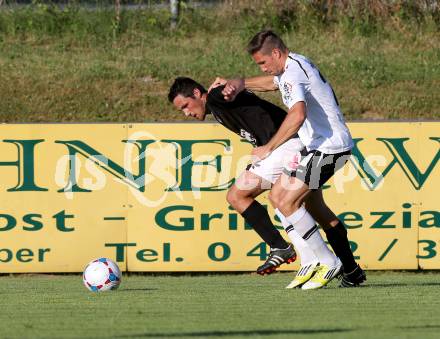 Fussball Bundesliga. Testspiel. Magdalen gegen RZ Pellets WAC. Thomas Guggenberger,  (Magdalen), Daniel Dunst (WAC). Magdalen, 22.6.2013.
Foto: Kuess 
---
pressefotos, pressefotografie, kuess, qs, qspictures, sport, bild, bilder, bilddatenbank