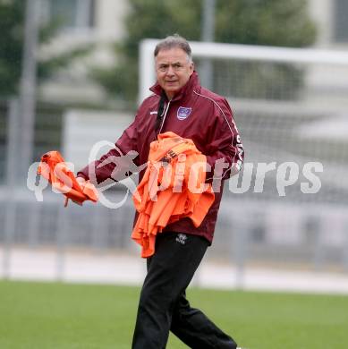 Fussball Regionalliga. Training SK Austria Klagenfurt. Trainer Joze Prelogar. Klagenfurt, am 24.6.2013.
Foto: Kuess
---
pressefotos, pressefotografie, kuess, qs, qspictures, sport, bild, bilder, bilddatenbank