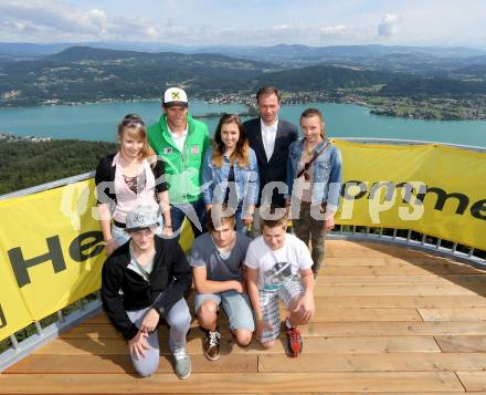 Schi Alpin. Pressekonferent Max Franz mit den Siegern des Raiffeisen-Schuelercup und Peter Gauper. Pyramidenkogel, am 29.6.2013.
Foto: Kuess
---
pressefotos, pressefotografie, kuess, qs, qspictures, sport, bild, bilder, bilddatenbank