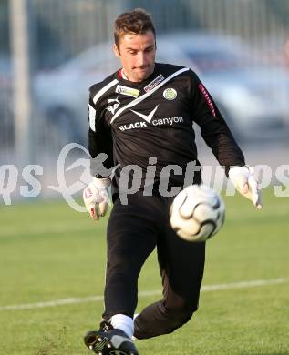 Fussball OEFB Cup. SAK gegen Voecklamarkt.  Manuel Harrant (Voecklamarkt). Welzenegg, am 12.7.2013.
Foto: Kuess
---
pressefotos, pressefotografie, kuess, qs, qspictures, sport, bild, bilder, bilddatenbank