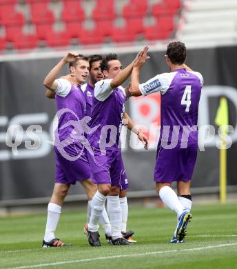 Fussball. OEFB Cup. Austria Klagenfurt gegen Wiener Viktoria. Torjubel Patrik Eler, Matthias Dollinger, Sandro Zakany, Marco Rojc (Klagenfurt). Klagenfurt, 13.7.2013.
Foto: Kuess
---
pressefotos, pressefotografie, kuess, qs, qspictures, sport, bild, bilder, bilddatenbank