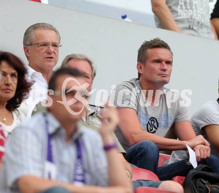 Fussball. OEFB Cup. Austria Klagenfurt gegen Wiener Viktoria. Peter Svetits, Manfred Bender. Klagenfurt, 13.7.2013.
Foto: Kuess
---
pressefotos, pressefotografie, kuess, qs, qspictures, sport, bild, bilder, bilddatenbank