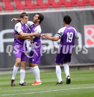 Fussball. OEFB Cup. Austria Klagenfurt gegen Wiener Viktoria. Torjubel Patrik Eler, Matthias Dollinger, Sandro Zakany, (Klagenfurt). Klagenfurt, 13.7.2013.
Foto: Kuess
---
pressefotos, pressefotografie, kuess, qs, qspictures, sport, bild, bilder, bilddatenbank