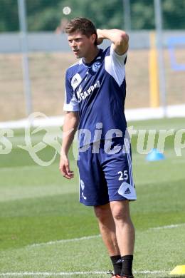 Fussball. FC Schalke 04. Trainingslager.  Klaas-Jan Huntelaar. Klagenfurt, 20.7.2013.
Foto: Kuess
---
pressefotos, pressefotografie, kuess, qs, qspictures, sport, bild, bilder, bilddatenbank