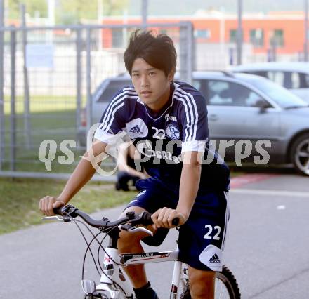 Fussball. FC Schalke 04. Trainingslager.  Atsuto Uchida. Klagenfurt, 20.7.2013.
Foto: Kuess
---
pressefotos, pressefotografie, kuess, qs, qspictures, sport, bild, bilder, bilddatenbank