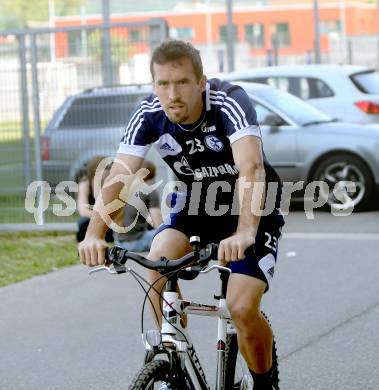 Fussball. FC Schalke 04. Trainingslager.  Christian Fuchs. Klagenfurt, 20.7.2013.
Foto: Kuess
---
pressefotos, pressefotografie, kuess, qs, qspictures, sport, bild, bilder, bilddatenbank