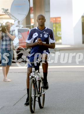 Fussball. FC Schalke 04. Trainingslager.  Felipe Santana. Klagenfurt, 20.7.2013.
Foto: Kuess
---
pressefotos, pressefotografie, kuess, qs, qspictures, sport, bild, bilder, bilddatenbank