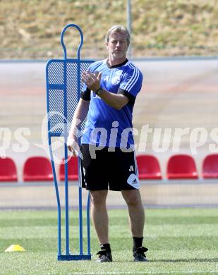 Fussball. FC Schalke 04. Trainingslager.  Jens Keller. Klagenfurt, 20.7.2013.
Foto: Kuess
---
pressefotos, pressefotografie, kuess, qs, qspictures, sport, bild, bilder, bilddatenbank