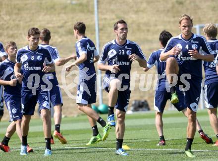 Fussball. FC Schalke 04. Trainingslager.  Leon Goretzka, Christian Fuchs, Benedikt Hoewedes. Klagenfurt, 20.7.2013.
Foto: Kuess
---
pressefotos, pressefotografie, kuess, qs, qspictures, sport, bild, bilder, bilddatenbank