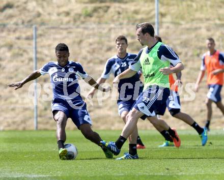 Fussball. FC Schalke 04. Trainingslager. Michel Bastos, Christian Fuchs. Klagenfurt, 20.7.2013.
Foto: Kuess
---
pressefotos, pressefotografie, kuess, qs, qspictures, sport, bild, bilder, bilddatenbank