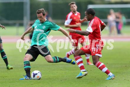 Fussball Testspiel. FC Schalke 04 gegen Southampton. Christian Fuchs,   (Schalke), Jason Puncheon (Southampton). Villach, am 24.7.2013.
Foto: Kuess
---
pressefotos, pressefotografie, kuess, qs, qspictures, sport, bild, bilder, bilddatenbank