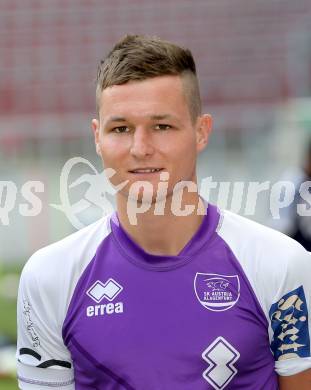 Fussball. SK Austria Klagenfurt. Mannschaftsfototermin. Portrait. Ingo Mailaender.
Klagenfurt, 23.7.2013.
Foto: Kuess
---
pressefotos, pressefotografie, kuess, qs, qspictures, sport, bild, bilder, bilddatenbank