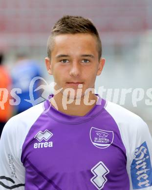 Fussball. SK Austria Klagenfurt. Mannschaftsfototermin. Portrait. Vahid Muharemovic. Klagenfurt, 23.7.2013.
Foto: Kuess
---
pressefotos, pressefotografie, kuess, qs, qspictures, sport, bild, bilder, bilddatenbank