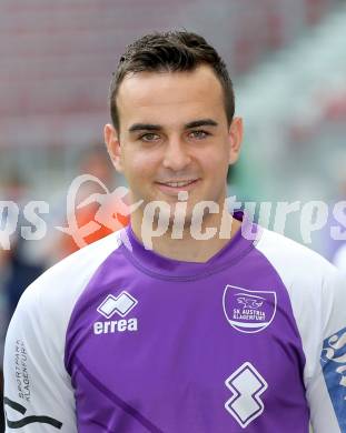 Fussball. SK Austria Klagenfurt. Mannschaftsfototermin. Portrait. Alexander Percher.
Klagenfurt, 23.7.2013.
Foto: Kuess
---
pressefotos, pressefotografie, kuess, qs, qspictures, sport, bild, bilder, bilddatenbank