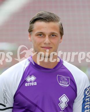 Fussball. SK Austria Klagenfurt. Mannschaftsfototermin. Portrait. Michael Tschemernjak.
Klagenfurt, 23.7.2013.
Foto: Kuess
---
pressefotos, pressefotografie, kuess, qs, qspictures, sport, bild, bilder, bilddatenbank